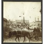 Magyar katonák Horodenkában, egyenruha, romos házak, utcarészletek, 1. világháború, Horodenka, Ukrajna, 1910-es évek, Két darab eredeti, kartonra ragasztott fotó, papírkép. 