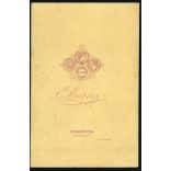 Kozics műterem, Pozsony, Felvidék, elegáns hölgy díszes ruhában, fejdísszel, monarchia, 1870-es évek, Eredeti kabinetfotó.  