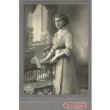 Nagyobb méret, Szmrecsányi műterem Nagykőrös, elegáns hölgy portréja, monarchia, 1890-es évek, Eredeti kabinetfotó.  méret megközelítőleg (centiméterben): 15 x 25  (fotó: 10 x 15) Használt! Eredeti na