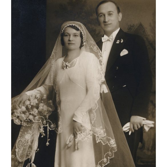 Tóth Margit fényképész, Budapest, esküvő, menyasszony, vőlegény, 1930-as évek, Horthy-korszak, Eredeti fotó, jelzett papírkép.  
