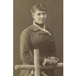 Javorik & Jandaurek műterem, Ungvár, Kárpátalja,  elegáns nő portréja, monarchia, 1890, 1890-es évek, Eredeti CDV, vizitkártya fotó.   