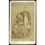 Bülch Ágoston műterme, Pest,  „Nikoletty és anyja”, elegáns nő fiával, előkelő ruhák, 1860-as évek, Eredeti, feliratozott CDV, vizitkártya fotó. 