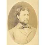 Rezesy Jósef műterme, elegáns szakállas férfi portréja, 1870-es évek, Eredeti, dombornyomott CDV, vizitkártya fotó.  