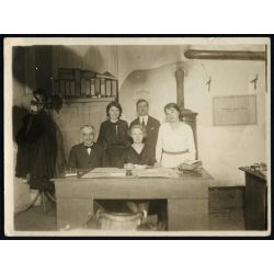   Irodisták az íróasztalnál, Hadirokkantak Írógépjavító Műhelye naptár, Hadirokkantak Lapja plakát, Horthy korszak, 1931, 1930-as évek, Eredeti fotó, papírkép.   