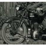 Magyar katona Ariel motorkerékpáron, egyenruha, 2. világháború, jármű, közlekedés, Horthy-korszak, 1940-es évek, Eredeti fotó, papírkép. 