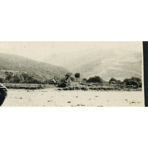 Magyar katonák a Latorca folyónál, Hársfalva, Kárpátalja, egyenruha, 2. világháború, Horthy-korszak, helytörténet, 1944, 1940-es évek, Eredeti fotó, hátulján feliratozott, szignózott papírkép a tábori posta számával.  