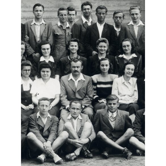 Gyarmati Károly fényképész, Cegléd,  VII. osztály, iskola, osztálykép, tanító, kommunizmus, Pest megye, 1948, 1940-es évek, Eredeti fotó, pecséttel jelzett papírkép.   