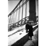 A felrobbantott Erzsébet híd, Budapest, Duna, 2. világháború, Duna, kommunizmus, helytörténet, 1940-es évek,  Eredeti nagyméretű fotó negatív!       