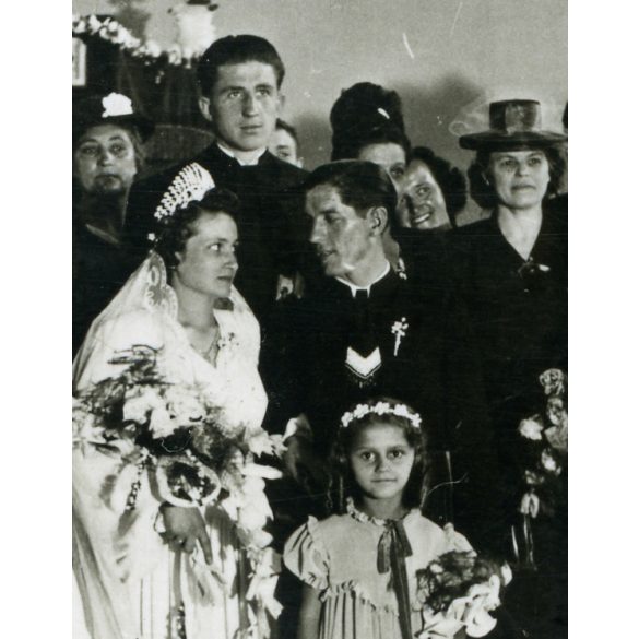 Templomi esküvő, menyasszony, vőlegény, ünnep, Horthy-korszak, 1930-as évek, Eredeti fotó, papírkép.   