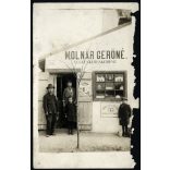 Molnár Gerőné vegyeskereskedése, Pestújhely (Budapest), üzlet, kirakat, reklám, Fővárosi Tejüzem Rt, Brillantin,  1920-as évek, Eredeti fotó, papírkép, jobb széle hiányos, sérült.  