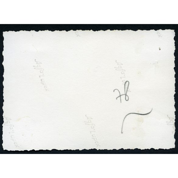 Kislány Ford Y személygépkocsin, NIKOPÁLL cigaretta szipka reklám, autó, jármű, közlekedés,  Horthy-korszak, 1930-as évek, Eredeti fotó, papírkép. 