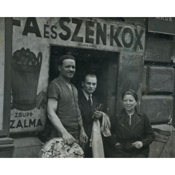 Kovács János fa, szén és kox kereskedése, üzlet, kirakat, felirat, reklám, 1940-es évek, Eredeti fotó, papírkép. 