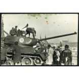 Forradalom 1956, Budapest, magyar tank Kossuth címerrel, Szabadság híd, katona, fegyver, harckocsi, kommunizmus, 1950-es évek, Eredeti fotó, papírkép.  