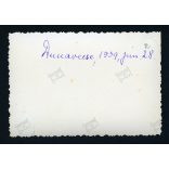 Elegáns nő lányaival sétál a töltésen, Dunavecse, templom, Horthy-korszak, 1939, 1930-as évek, helytörténet, Eredeti fotó, papírkép.  