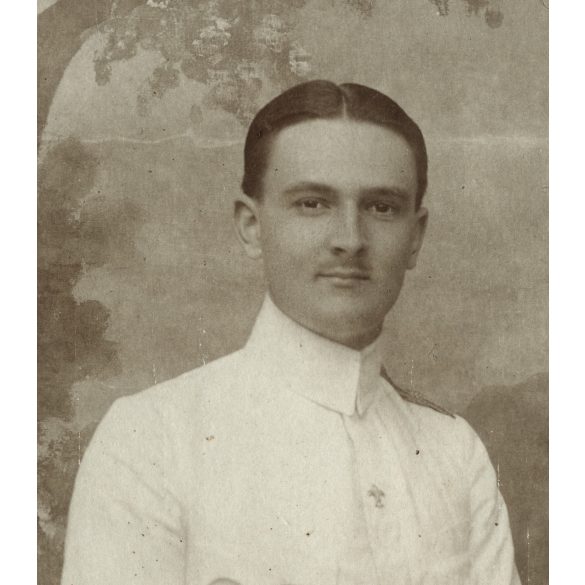 Férfi („Puby”) világos színű egyenruhában, cserkész?, tengerész?, folyamőr?, Horthy-korszak,  1921, 1920-as évek, Eredeti fotó, papírkép.   