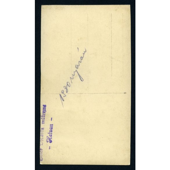 Sőtér Mária műterme, fiú sétapálcával, játék kannával,  Horthy-korszak, 1930, 1930-as évek, helytörténet, Eredeti fotó, pecséttel jelzett papírkép.  