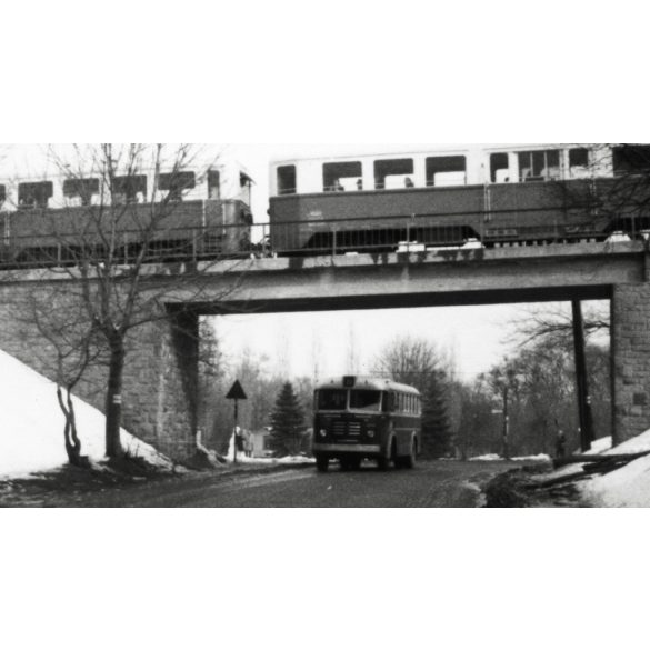Úttörővasút, Ikarus busz, Budapest, Budakeszi út, 22-es busz, jármű, közlekedés, helytörténet, 1960-as évek, Eredeti fotó, papírkép.  
