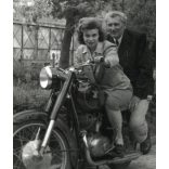 Elegáns pár Pannonia motorkerékpáron, jármű, közlekedés, motorbicikli, szocializmus, 1960-as évek, Eredeti fotó, papírkép.  