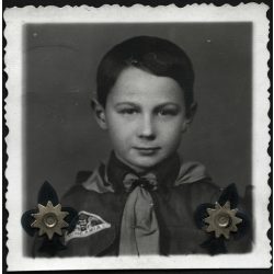   Végh Lajos műterme, cserkész fiú, Szabó János Tibor igazolványképe, Debrecen, egyenruha, Horthy-korszak, 1931, 1930-as évek, Eredeti hátulján feliratozott, pecséttel jelzett fotó, papírkép.   