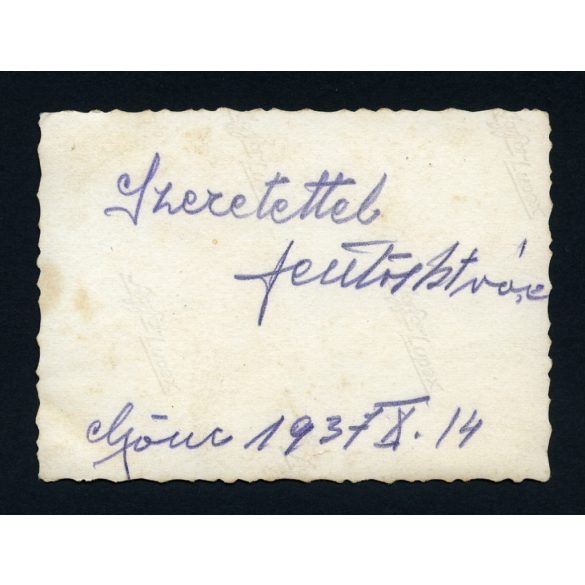 Fiatal férfiak a szobornál, Gönc, városkép, Horthy-korszak, helytörténet, 1937, 1930-as évek, Eredeti fotó, feliratozott, papírkép.  