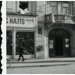 A Fekete Sas vendéglő háza, Kassa, Felvidék, Fő utca 29, Hajts Kornél üzlete, kirakat, utcakép, Horthy-korszak, helytörténet, 1930-as évek, Eredeti fotó, papírkép.   