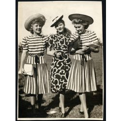   Színésznők, Németh Thyra, Szeleczky Zita (Egry Mária?), Németh Romola (?)színház, film, divat, 1939, 1930-as évek, Eredeti fotó, papírkép.  