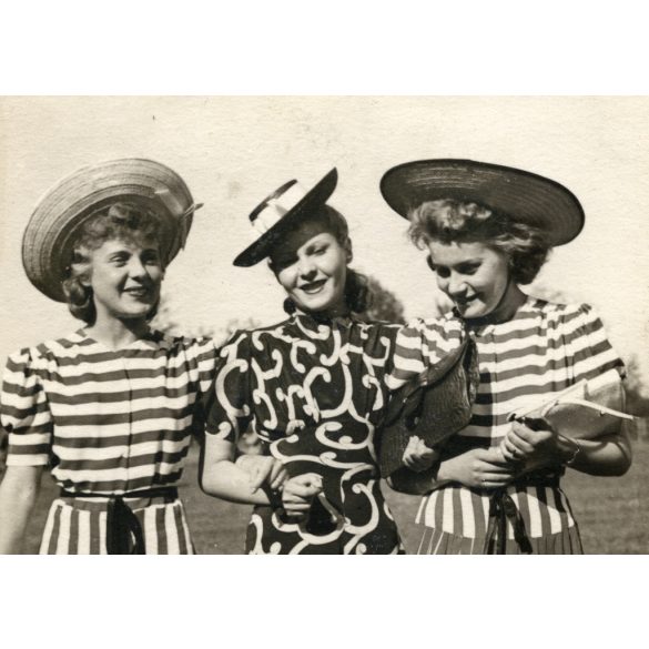 Színésznők, Németh Thyra, Szeleczky Zita (Egry Mária?), Németh Romola (?)színház, film, divat, 1939, 1930-as évek, Eredeti fotó, papírkép.  