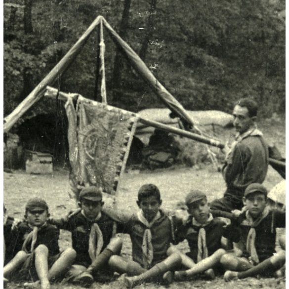 Magyar cserkésztábor Kolozsvár közelében, Erdély, Bádok (?) falu, cserkész egyenruha, sátor, tábor,  Horthy-korszak, 1943, 1940-es évek, Eredeti fotó, hátulján feliratozott papírkép. 