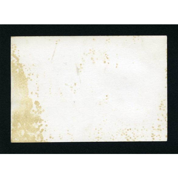 Férfi Skoda kabrió személygépkocsival, a háttérben Csepel teherautók, autó, jármű, közlekedés, szocializmus, 1960-as évek, Eredeti fotó, papírkép.  