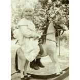 Brenndörfer János hintalovon, régi erdélyi, brassói család, gyerek, játék, monarchia, 1906, 1900-as évek, Eredeti kabinetfotó.