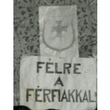 Nőmozgalom, fiatal nők „Félre a férfiakkal. Le a rabigával”, feliratú táblákkal, lelkész, pap, egyház, Horthy-korszak, 1941, 1940-es évek, Eredeti fotó, papírkép, hátulján Rajna Margit aláírásával.  