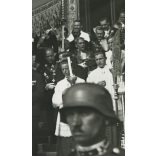 Nagyobb méret, Szendrő István jelzetlen fotóművészeti alkotása, Pacelli bíboros (később XII. Piusz pápa) az Eucharisztikus Kongresszuson, Budapest, Szent István Bazilika, 1938, 1930-as évek. Horthy-korszak, Eredeti feliratozott fotó, papírkép. Dekorá