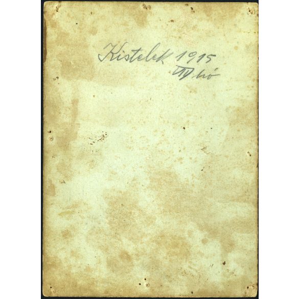 Vásári műterem, Kistelek, fiatal férfiak ünneplőben, sétabot, kalap, csizma, monarchia, helytörténet, 1915, 1910-es évek, Eredeti „vásári kabinetfotó”, kézzel színezett kartonra ragasztott fotó.