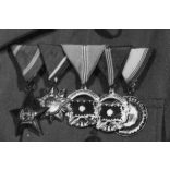 Munkásőr egyenruhában, kitüntetés, jelvény, érdemrend, politika, szocializmus, 1970-es évek, Eredeti fotó, papírkép.   