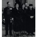 Nagyobb méret, Kaulich Rudolf fotóriporter, Budapest, a Bessenyői Bessenyő család aranylakodalmat ünnepelnek a Kistemplom utcai házukban, katonatiszt, egyenruha, Horthy-korszak, 1937, 1930-as évek, Eredeti fotó, pecséttel jelzett, hátulján a szereplő