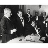 Nagyobb méret, Kertész képszolgálat, Budapest, aláírják a Római Paktumot megerősítő magyar-olasz-osztrák szerződést, politika, történelem, diplomácia, Horthy-korszak, 1938. január 12, 1930-as évek, Eredeti fotó, pecséttel jelzett papírkép. 