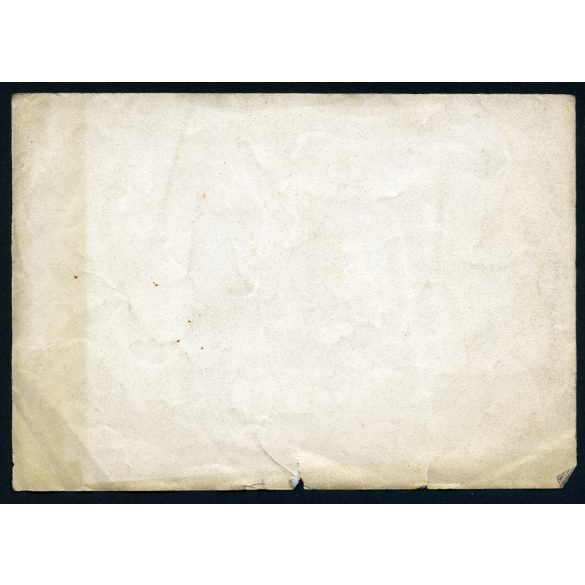 Nagyobb méret, fiatal férfi ünneplő magyaros ruhában, darutollas sapka, kard, szablya, atilla, mente, pödrött bajusz, monarchia, 1890-es évek, Eredeti fotó, papírkép, gyűrődésekkel, szakadásokkal. 