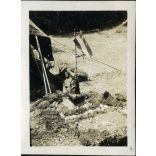 Cserkésztábor, Parád, a megnyert vándordíj, szobor magyar zászlóval, helytörténet, Horthy-korszak, 1934, 1930-as évek, Eredeti fotó, hátulján feliratozott papírkép.