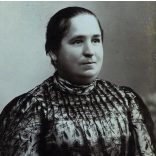 Germány műterem, Karcag, elegáns nő portréja, gyönyörű ruha, monarchia, Jász-Nagykun-Szolnok megye, helytörténet, 1890-es évek, Eredeti CDV, vizitkártya fotó.   