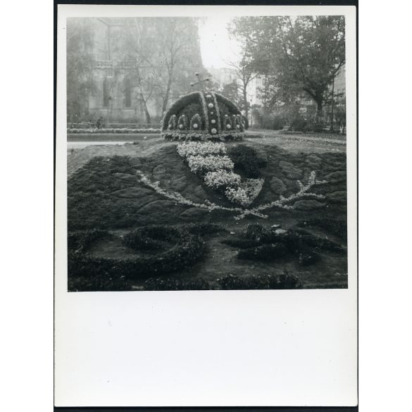 A Szent Korona virágokból, Kassa, Felvidék, Dóm, Horthy-korszak, 1940-es évek, Eredeti fotó, papírkép. 
