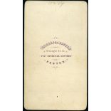 Borsos és Doctor műterem, Pest, elegáns fiatal nő gyönyörű ruhában, monarchia, 1860-as évek, Eredeti CDV, korai vizitkártya fotó.   méret megközelítőleg (centiméterben): 6 x 10.5  Használt! Eredeti nagyítás! Nem reprint, nem másolat. 
