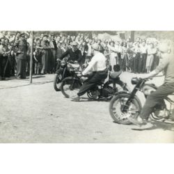   Motoros foci, focimeccs Csepel motorkerékpárokkal, motor, ritka, különös, jármű, közlekedés, kommunizmus, 1950-es évek, Eredeti fotó, papírkép. 