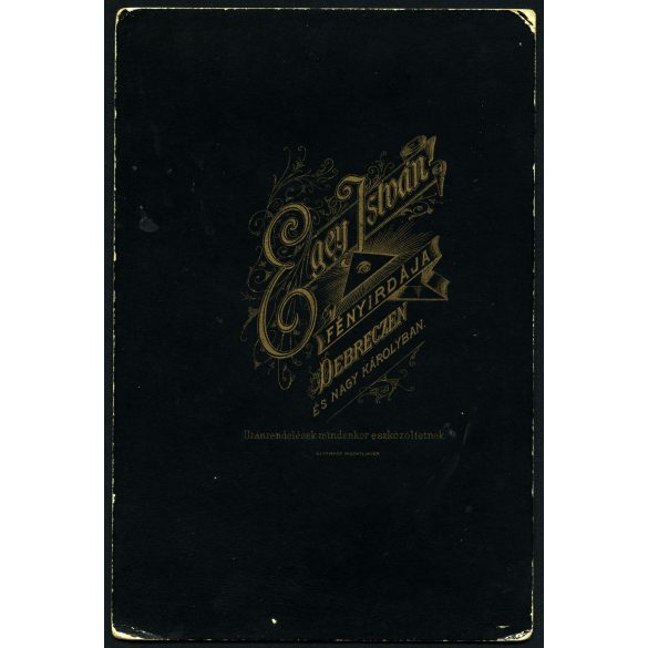 Egey István műterem, Debrecen (Nagykároly), elegáns nők ékszerekkel, monarchia, 1870-es évek, Eredeti kabinetfotó érdekes hátlappal.  