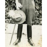 Mecher Béla cserkész egyenruhában, kalap, csizma, fokos, Horthy-korszak, 1934, 1930-as évek, Eredeti fotó, hátulján feliratozott papírkép.  