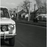 Zsiguli személygépkocsi, Budapest, XIII. kerület,  Reitter Ferenc utca (Tahi utca és a Futár utca között) autó, jármű, közlekedés, szocializmus, 1970-es évek, Eredeti fotó, papírkép.  
