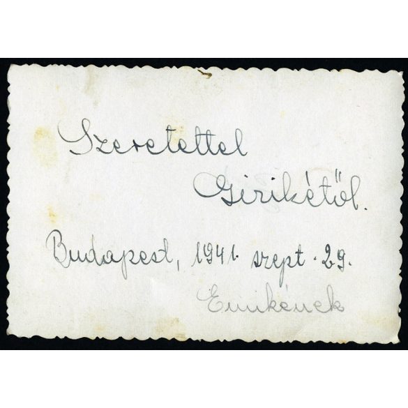 Elegáns nő az Attila út 129. előtt, Budapest, Krisztinaváros, Horthy-korszak, helytörténet, 1941, 1940-es évek, Eredeti fotó, papírkép.  