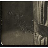 Nesselroth műterem, Baja, elegáns hölgy portréja, helytörténet, monarchia, 1912, 1910-es évek, Eredeti mélynyomóval jelzett fotó, hátulján feliratozott papírkép. 