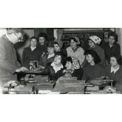   Ságvári Endre (Trefort Ágoston) iskola, Budapest, politechnikai oktatás a gyakorló műhelyben, szocializmus, 1960, 1960-as évek, Eredeti fotó, papírkép.   