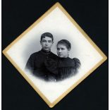 Divald Károly fiai műterem („fénnyomda és czinkográfia”), Eperjes, Felvidék, elegáns gyerekek, testvérek portréja, katonaiskola egyenruha, helytörténet, monarchia, 1898, 1890-es évek, Eredeti kabinetfotó. 