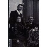 Nagyobb méret, községi iskola tantestülete, Torontálvásárhely, Vajdaság, tanár, monarchia, helytörténet, 1902, 1900-as évek, Eredeti fotó, vékony kartonra kasírozott papírkép, felülete kopott, foltos.  